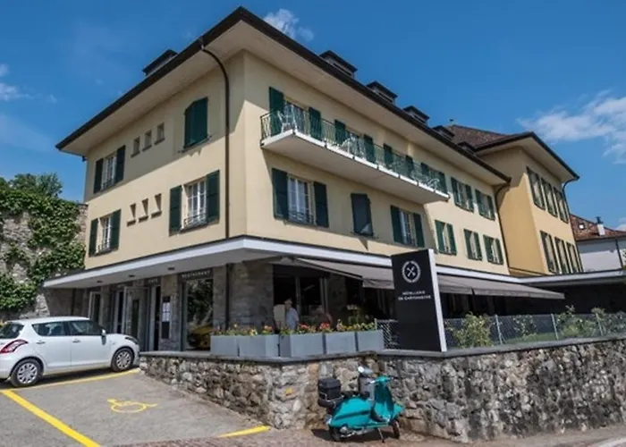 Chatonneyre & Restaurant فندق فيفي