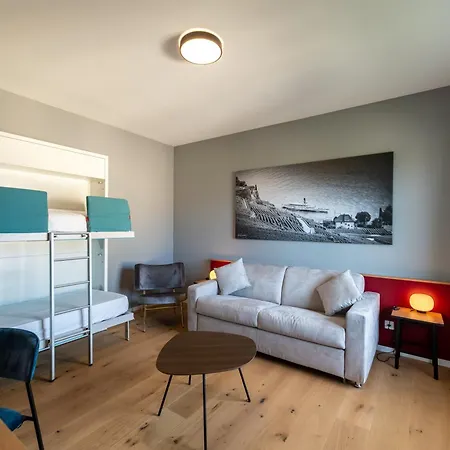 Chatonneyre & Restaurant Hotel 3*